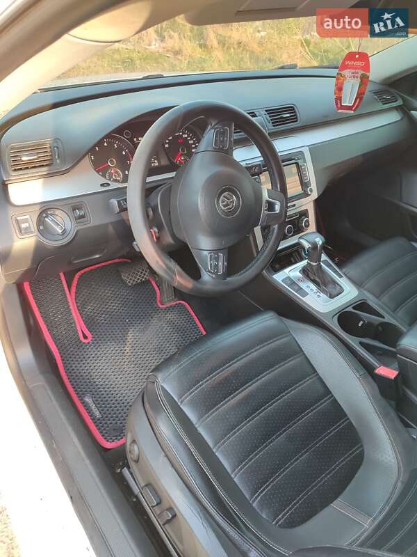 Купе Volkswagen CC / Passat CC 2010 в Киеве