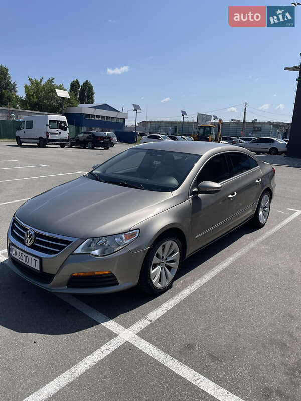 Купе Volkswagen CC / Passat CC 2010 в Киеве