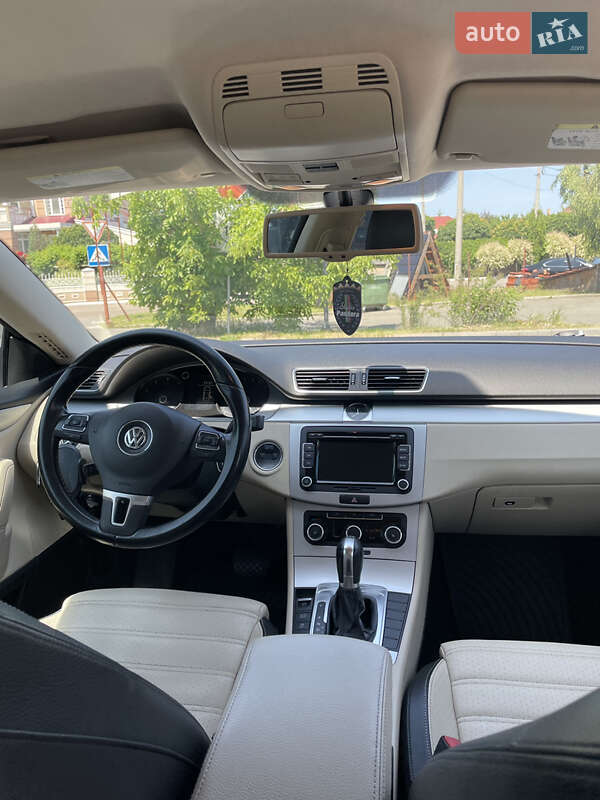 Купе Volkswagen CC / Passat CC 2010 в Киеве