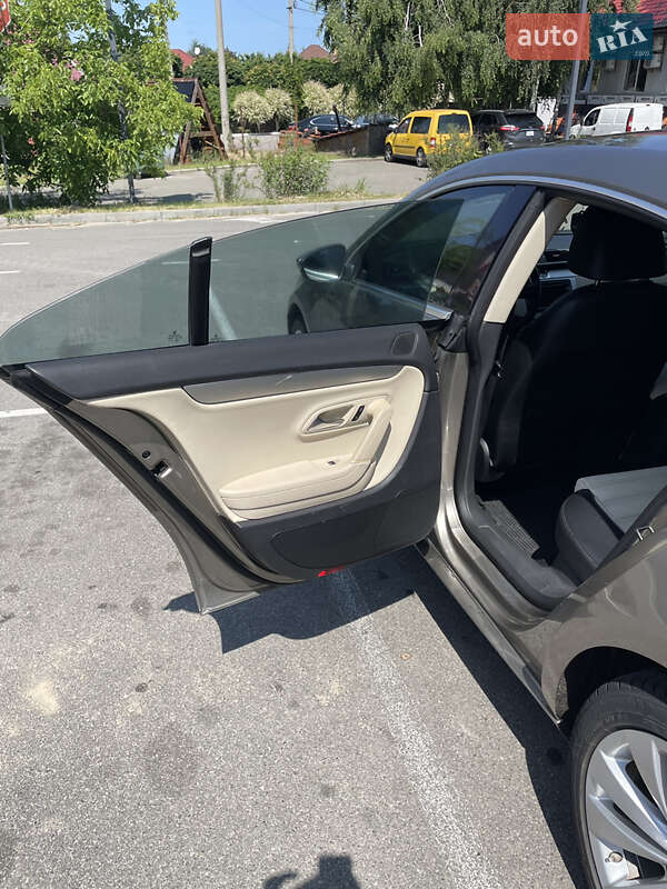 Купе Volkswagen CC / Passat CC 2010 в Киеве