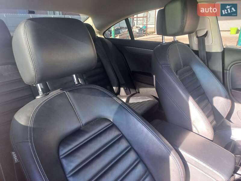 Купе Volkswagen CC / Passat CC 2014 в Киеве