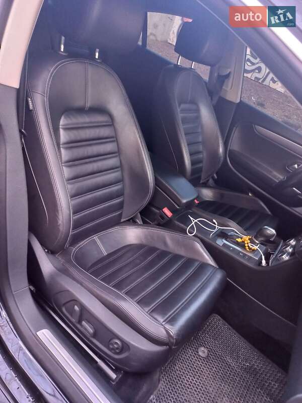 Купе Volkswagen CC / Passat CC 2014 в Киеве