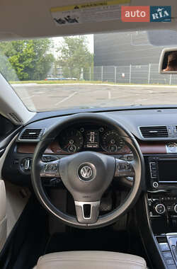 Купе Volkswagen CC / Passat CC 2013 в 