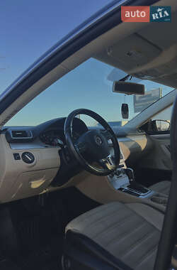 Купе Volkswagen CC / Passat CC 2013 в 