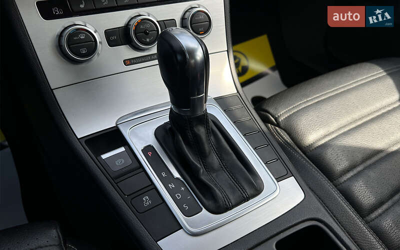 Купе Volkswagen CC / Passat CC 2013 в Львові