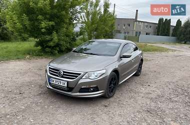 Купе Volkswagen CC / Passat CC 2011 в Бродах