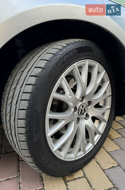 Купе Volkswagen CC / Passat CC 2012 в 
