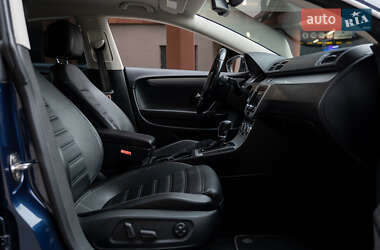 Купе Volkswagen CC / Passat CC 2013 в 