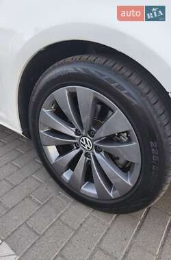 Купе Volkswagen CC / Passat CC 2011 в 