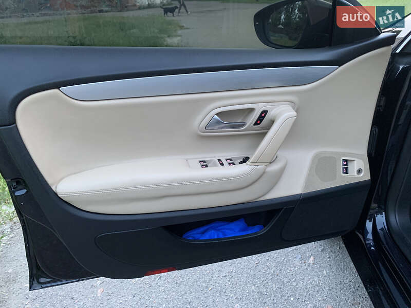Купе Volkswagen CC / Passat CC 2012 в Сумах
