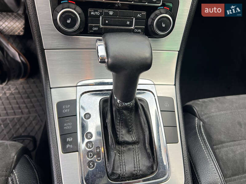 Купе Volkswagen CC / Passat CC 2009 в Залещиках