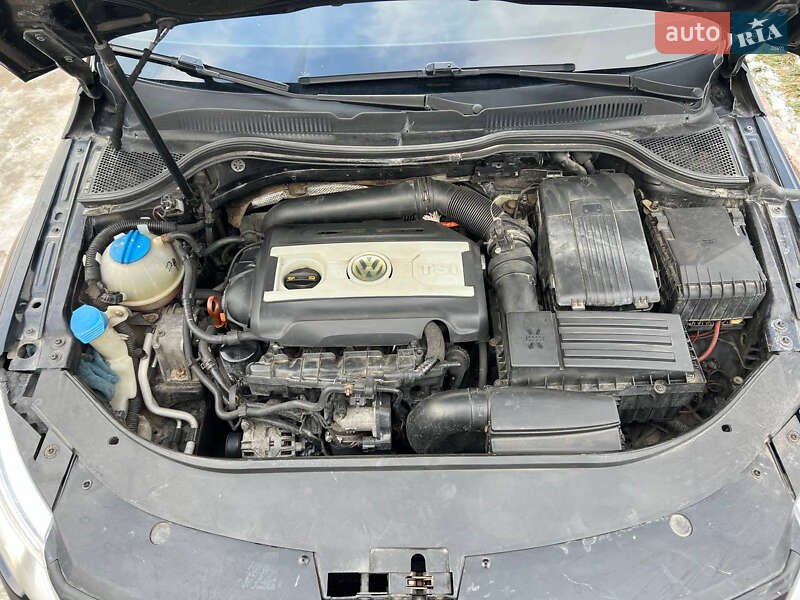 Купе Volkswagen CC / Passat CC 2009 в Залещиках