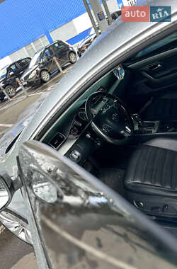 Купе Volkswagen CC / Passat CC 2011 в 