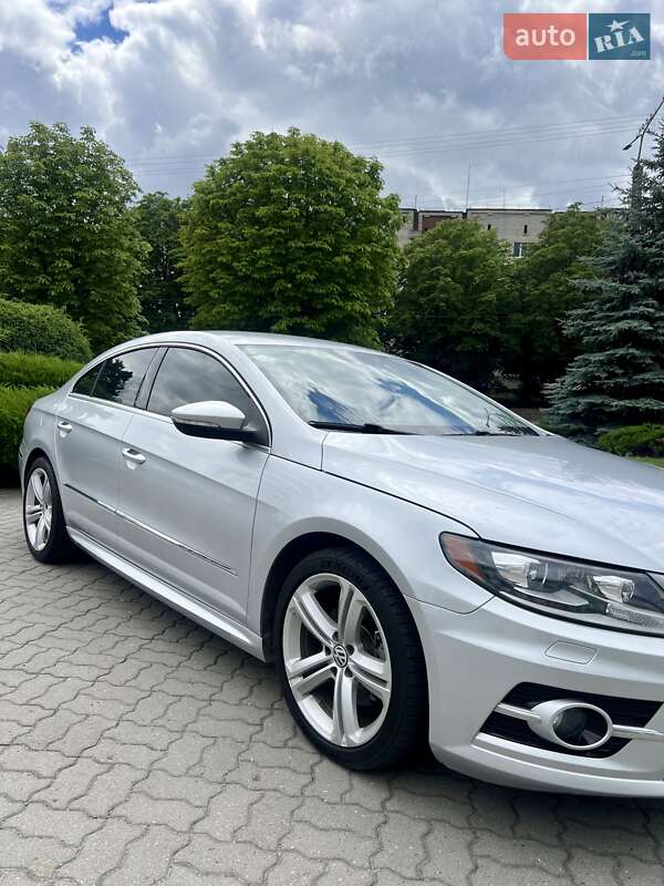 Купе Volkswagen CC / Passat CC 2015 в Києві