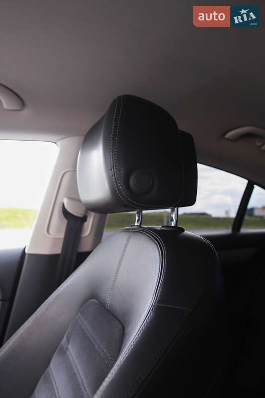 Купе Volkswagen CC / Passat CC 2013 в Львове