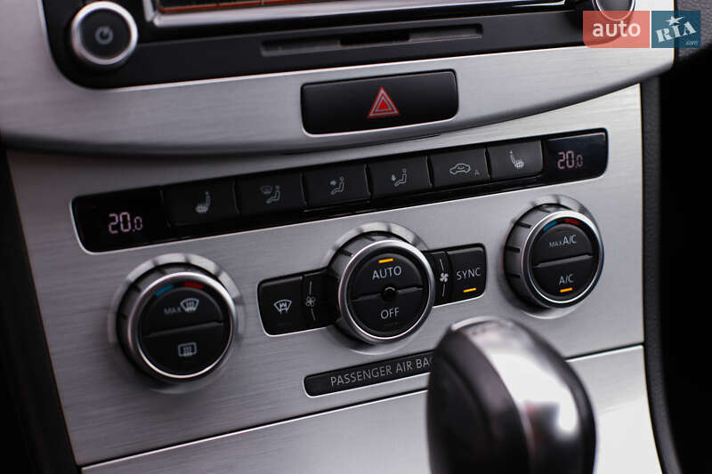 Купе Volkswagen CC / Passat CC 2013 в Львове