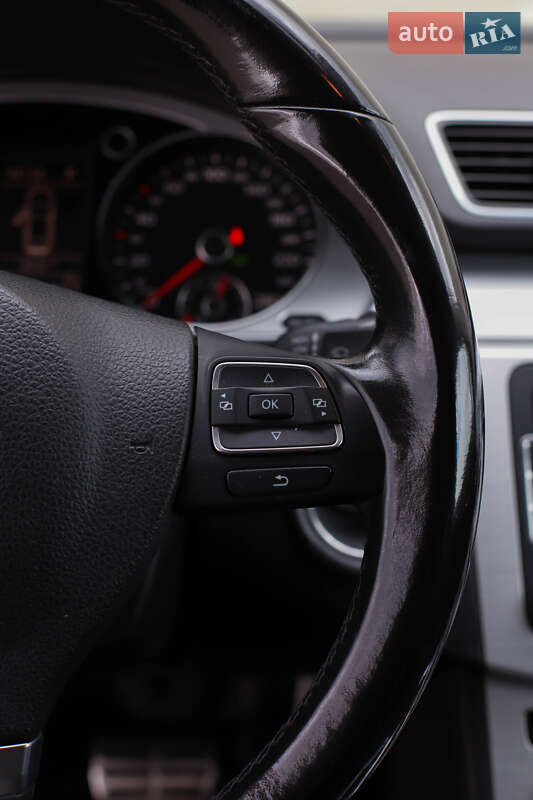 Купе Volkswagen CC / Passat CC 2013 в Львове