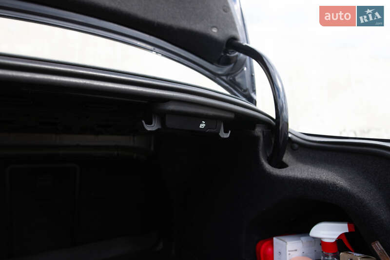 Купе Volkswagen CC / Passat CC 2013 в Львове