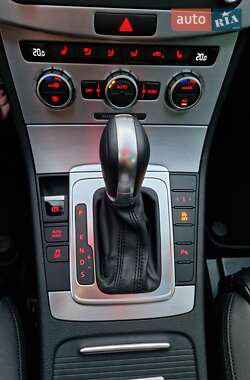 Купе Volkswagen CC / Passat CC 2014 в 