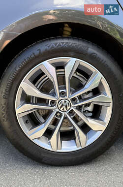 Купе Volkswagen CC / Passat CC 2012 в 
