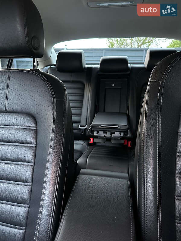 Купе Volkswagen CC / Passat CC 2016 в Киеве