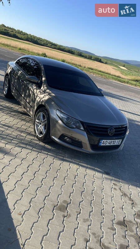 Купе Volkswagen CC / Passat CC 2010 в Мукачевому