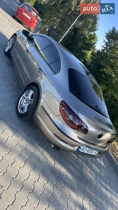 Купе Volkswagen CC / Passat CC 2010 в Мукачевому