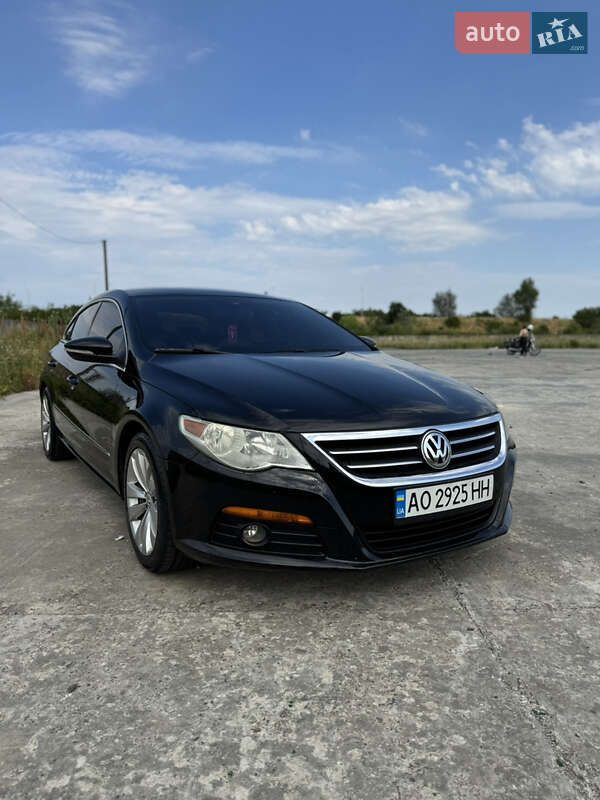 Купе Volkswagen CC / Passat CC 2009 в Ужгороді