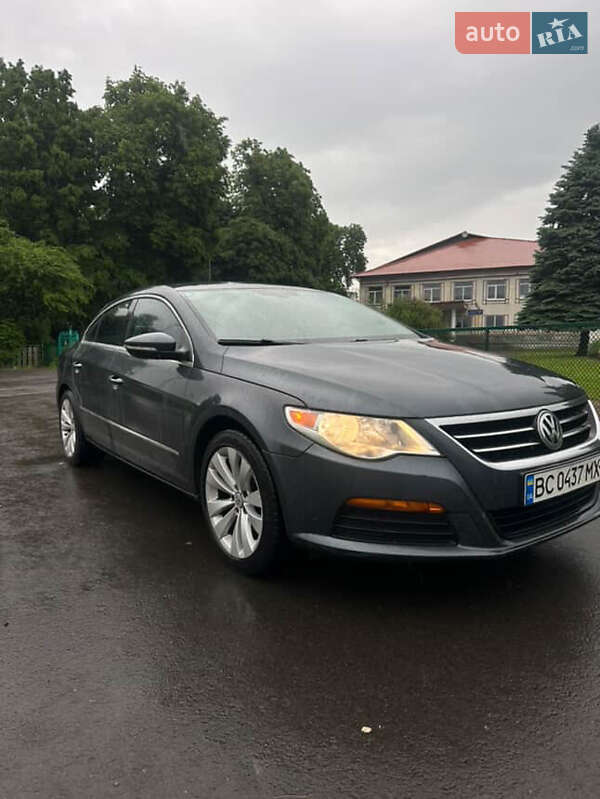 Купе Volkswagen CC / Passat CC 2010 в Стрые