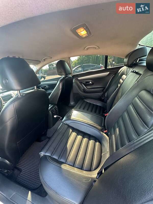 Купе Volkswagen CC / Passat CC 2010 в Чернігові