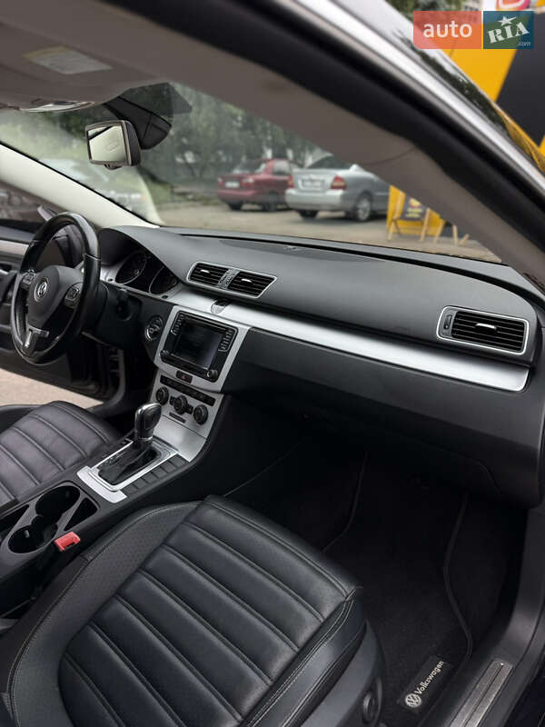 Купе Volkswagen CC / Passat CC 2015 в Киеве