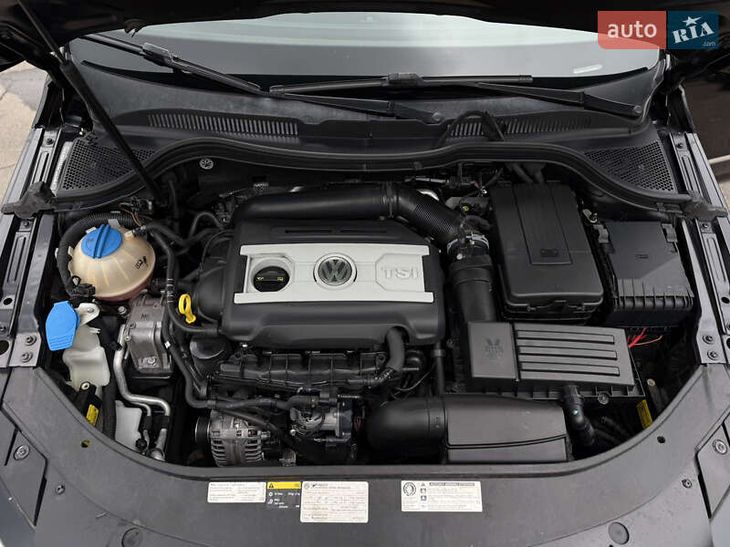 Купе Volkswagen CC / Passat CC 2015 в Киеве