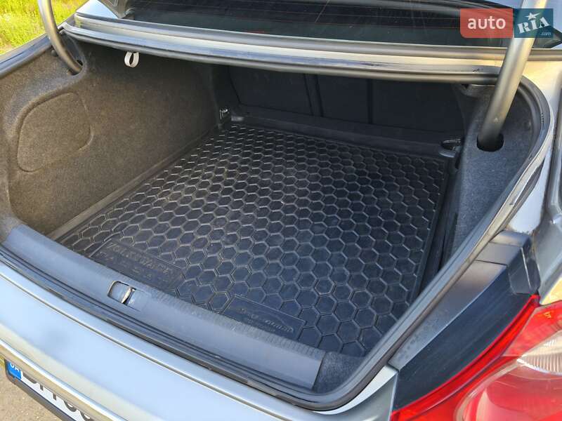Купе Volkswagen CC / Passat CC 2010 в Южному
