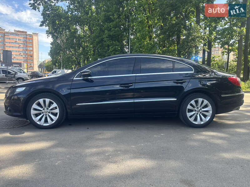Купе Volkswagen CC / Passat CC 2011 в Киеве
