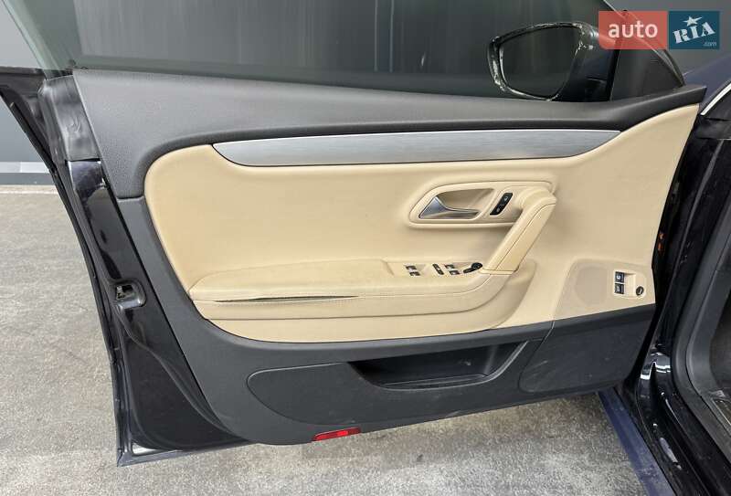 Купе Volkswagen CC / Passat CC 2013 в Києві