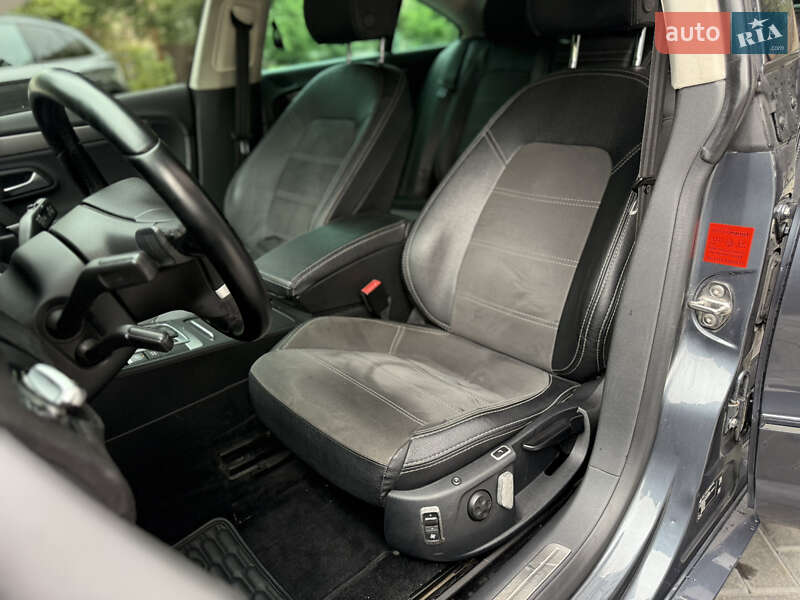 Купе Volkswagen CC / Passat CC 2012 в Ужгороді