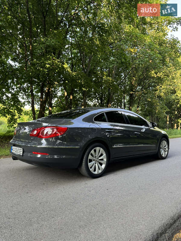 Купе Volkswagen CC / Passat CC 2011 в Киеве