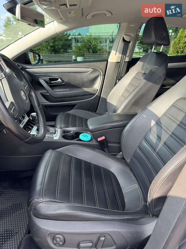 Купе Volkswagen CC / Passat CC 2011 в Киеве