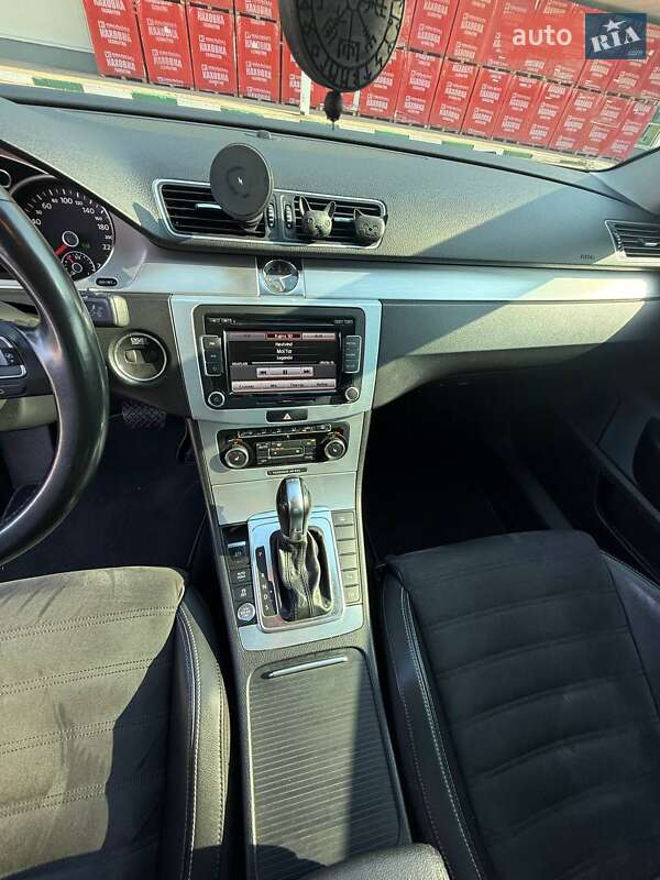 Купе Volkswagen CC / Passat CC 2011 в Дніпрі
