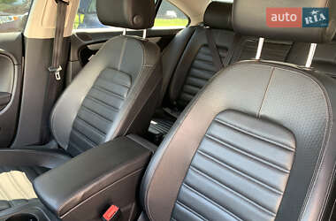 Купе Volkswagen CC / Passat CC 2012 в 