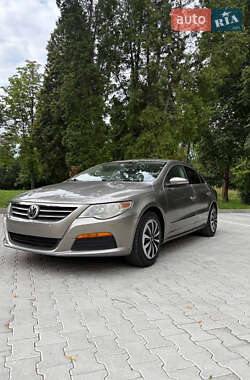Купе Volkswagen CC / Passat CC 2011 в Львові