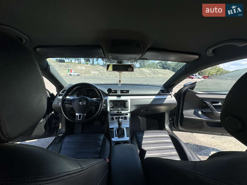 Купе Volkswagen CC / Passat CC 2012 в Киеве