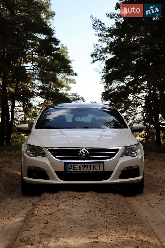 Купе Volkswagen CC / Passat CC 2012 в 