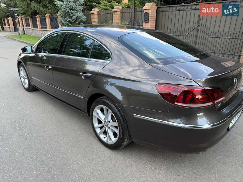 Купе Volkswagen CC / Passat CC 2012 в Киеве