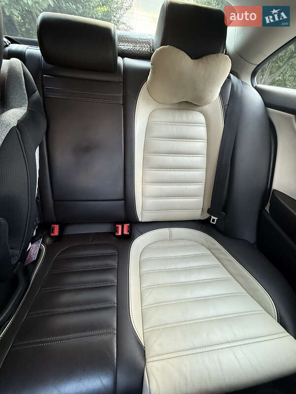 Купе Volkswagen CC / Passat CC 2012 в Киеве