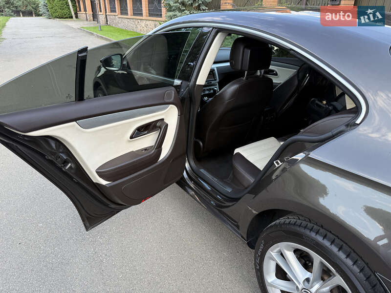 Купе Volkswagen CC / Passat CC 2012 в Киеве