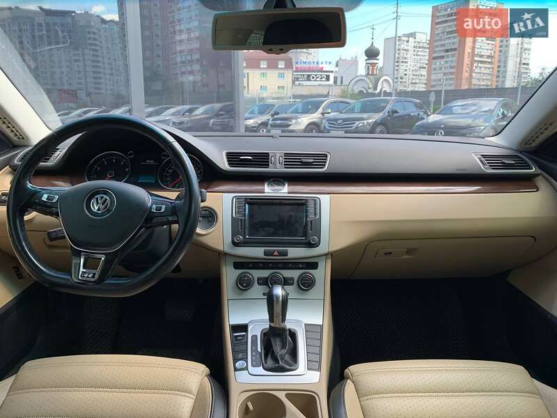 Купе Volkswagen CC / Passat CC 2016 в Киеве