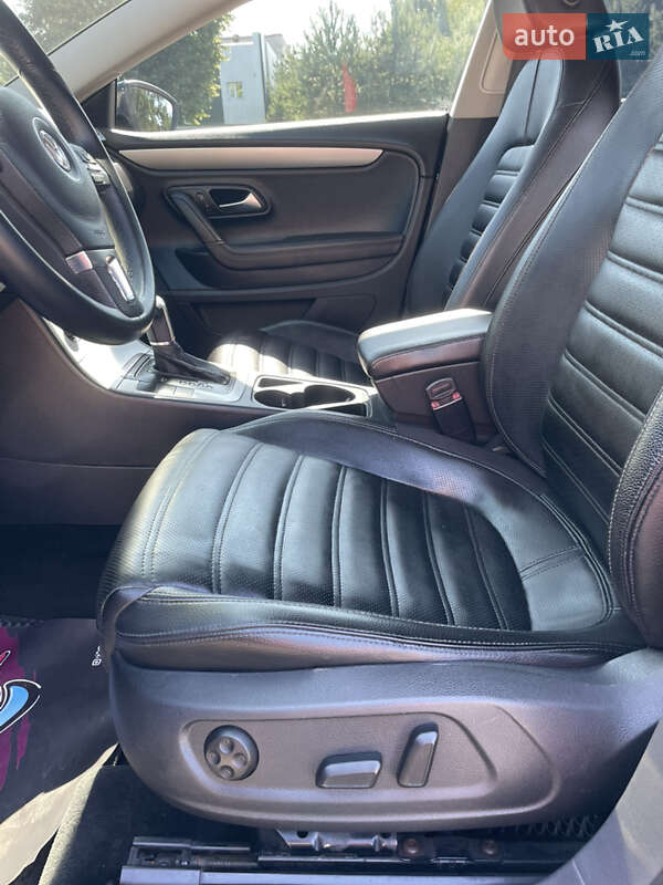 Купе Volkswagen CC / Passat CC 2010 в Луцьку