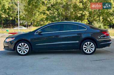 Купе Volkswagen CC / Passat CC 2011 в 