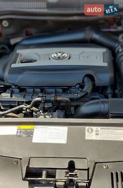 Купе Volkswagen CC / Passat CC 2013 в 
